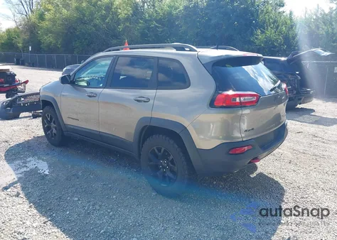 2016 Jeep Cherokee Trailhawk from USA, damaged, VIN 1C4PJMBS5GW323145